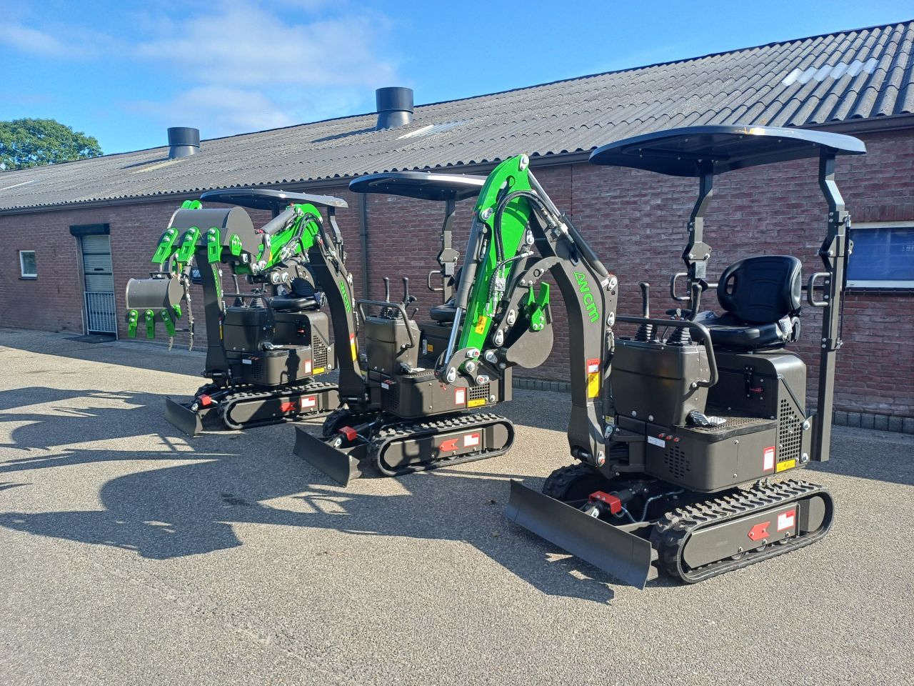 MinigraverNieuwe minigraver WCM CTX8010