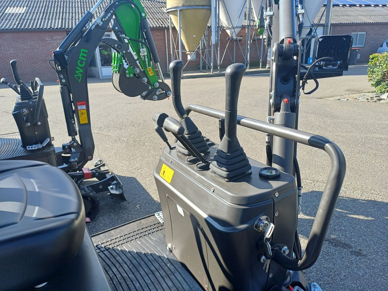 MinigraverNieuwe minigraver WCM CTX8010