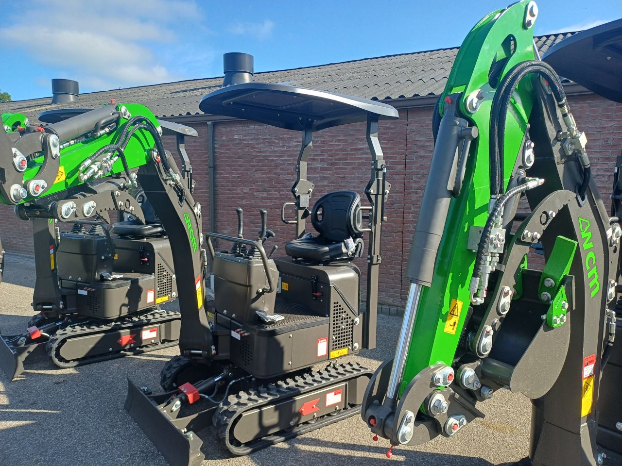 MinigraverNieuwe minigraver WCM CTX8010