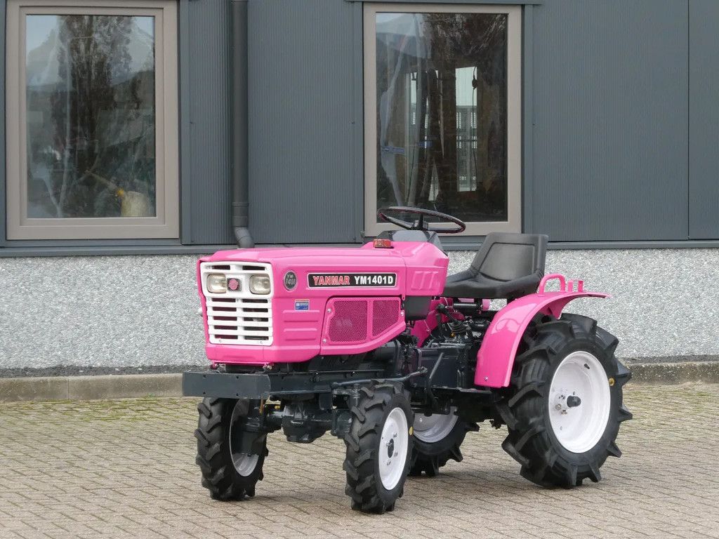 Yanmar YM1401 4wd / 320 Draaiuren / Pink Edition