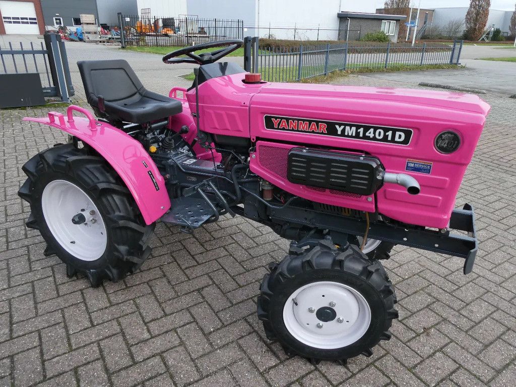 Yanmar YM1401 4wd / 320 Draaiuren / Pink Edition