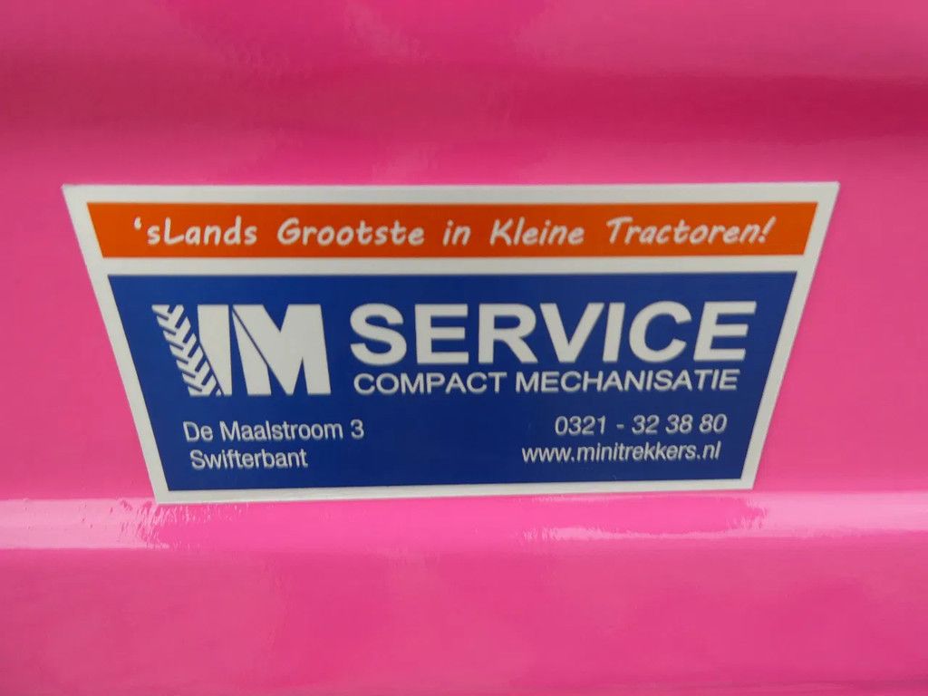 Yanmar YM1401 4wd / 320 Draaiuren / Pink Edition