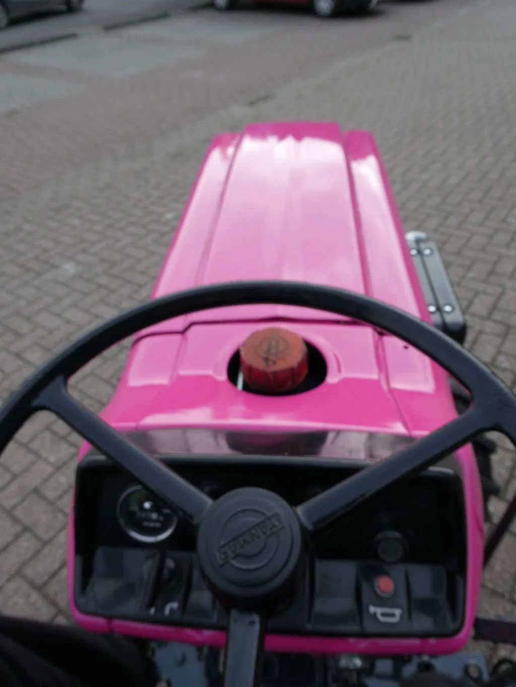 Yanmar YM1401 4wd / 320 Draaiuren / Pink Edition