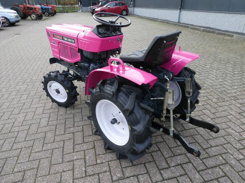 Yanmar YM1401 4wd / 320 Draaiuren / Pink Edition