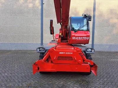Manitou MRT 2150+ Privilege All-Terrain Rotating Telehandler (2015)