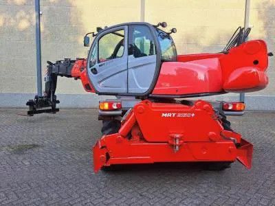 Manitou MRT 2150+ Privilege All-Terrain Rotating Telehandler (2015)