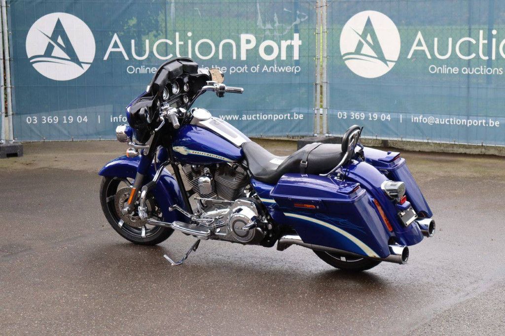 Harley-Davidson Street Glide CVO Petrol 2010 Motorcycle