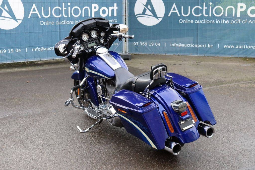 Harley-Davidson Street Glide CVO Petrol 2010 Motorcycle