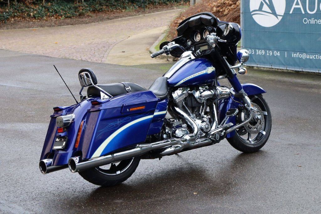 Harley-Davidson Street Glide CVO Petrol 2010 Motorcycle