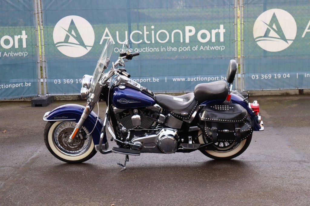 Motorcycle Harley-Davidson Heritage Softail Classic Petrol 2007