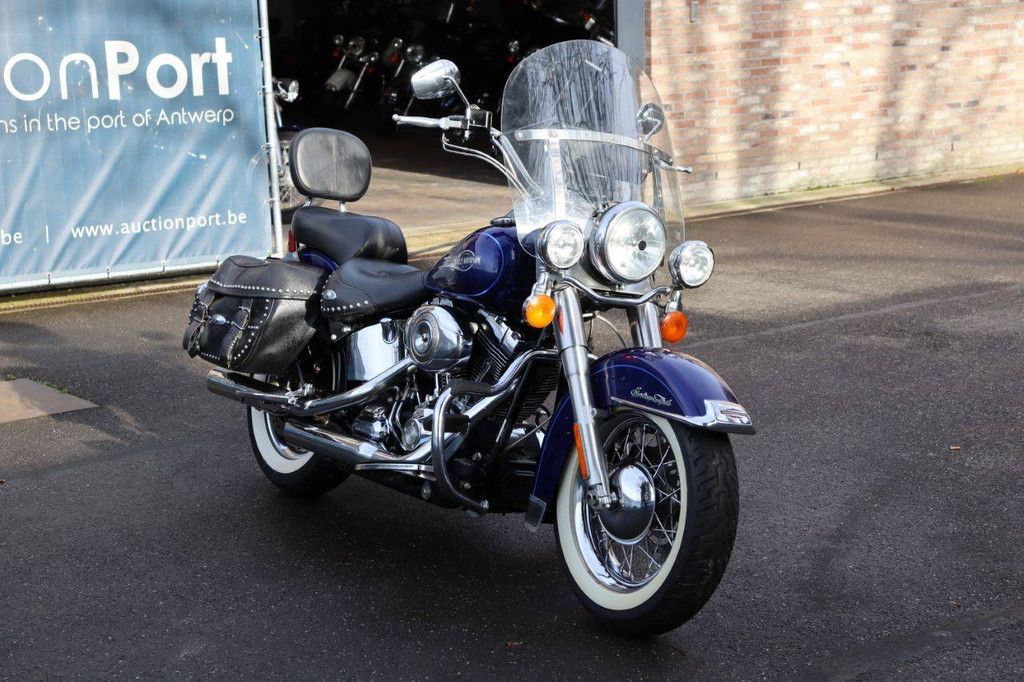 Motorcycle Harley-Davidson Heritage Softail Classic Petrol 2007