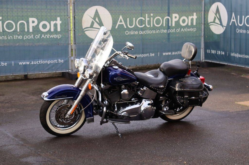Motorcycle Harley-Davidson Heritage Softail Classic Petrol 2007