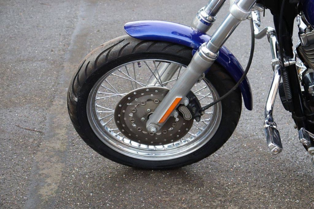 Harley-Davidson Dyna Street Bob Benzinmotorrad 2006