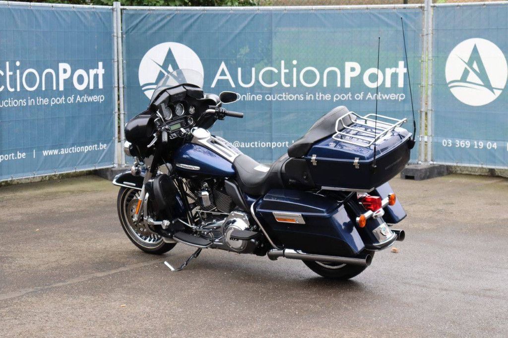 Motorcycle Harley-Davidson Ultra Classic Petrol 2013