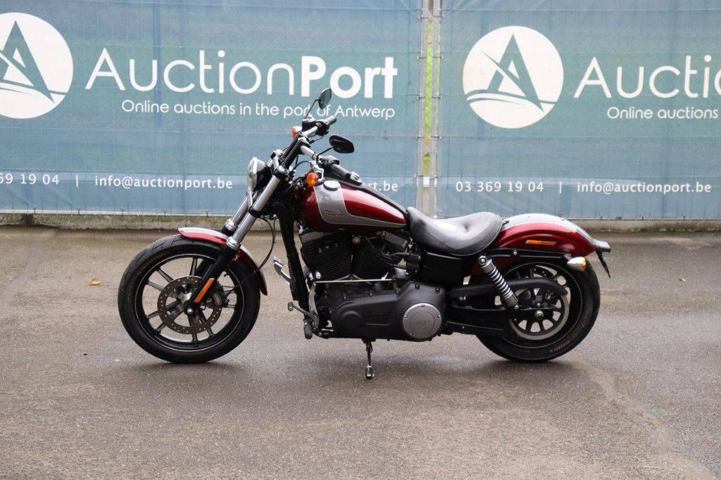 Harley-Davidson Dyna Street Bob Petrol Motorcycle 2015