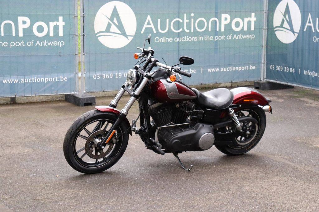 Harley-Davidson Dyna Street Bob Petrol Motorcycle 2015