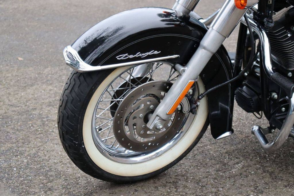 Harley-Davidson Softail Deluxe Petrol Motorcycle 2006