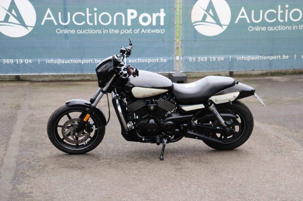 Harley-Davidson Street 750 Petrol 2016 Motorcycle (Margin)