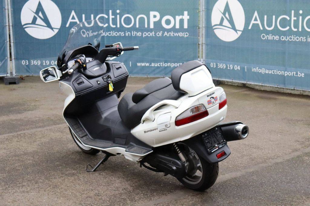 Motor Suzuki Burgman 650 Executive Benzine 2010 (Marge)