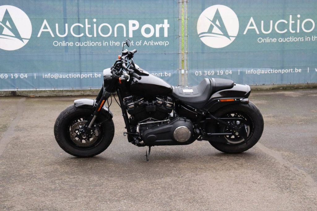 Motorrad Harley-Davidson Fat Bob Benzin 2018 (Margin)