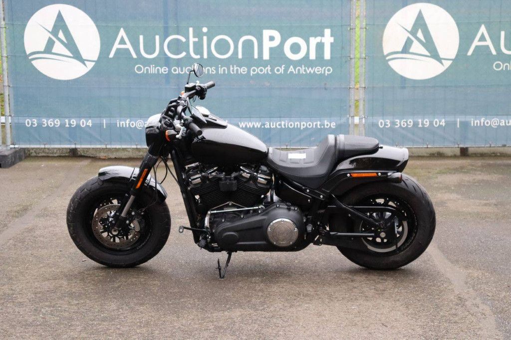 Motorrad Harley-Davidson Fat Bob Benzin 2018 (Margin)