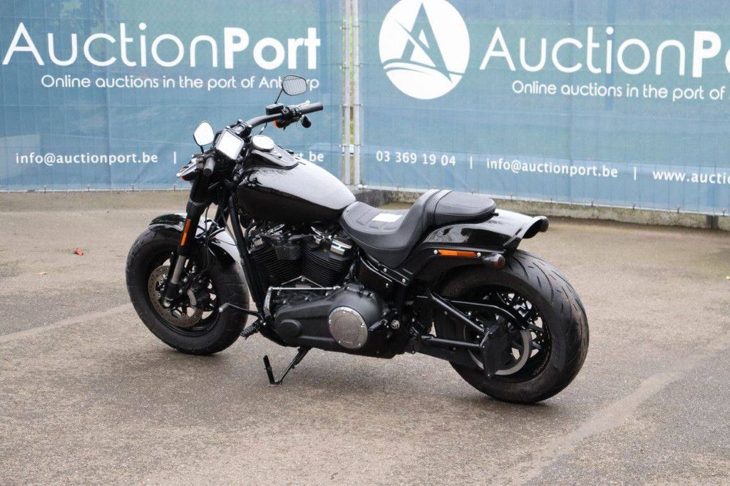 Motorrad Harley-Davidson Fat Bob Benzin 2018 (Margin)