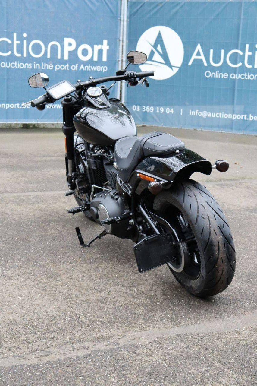 Motorrad Harley-Davidson Fat Bob Benzin 2018 (Margin)