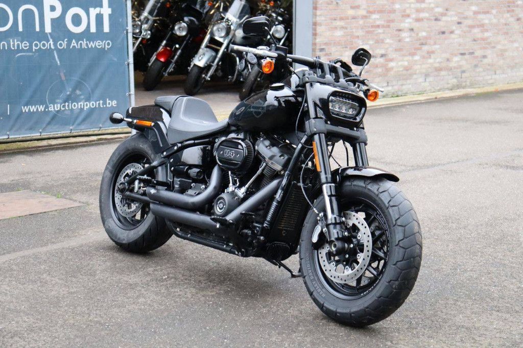 Motorrad Harley-Davidson Fat Bob Benzin 2018 (Margin)