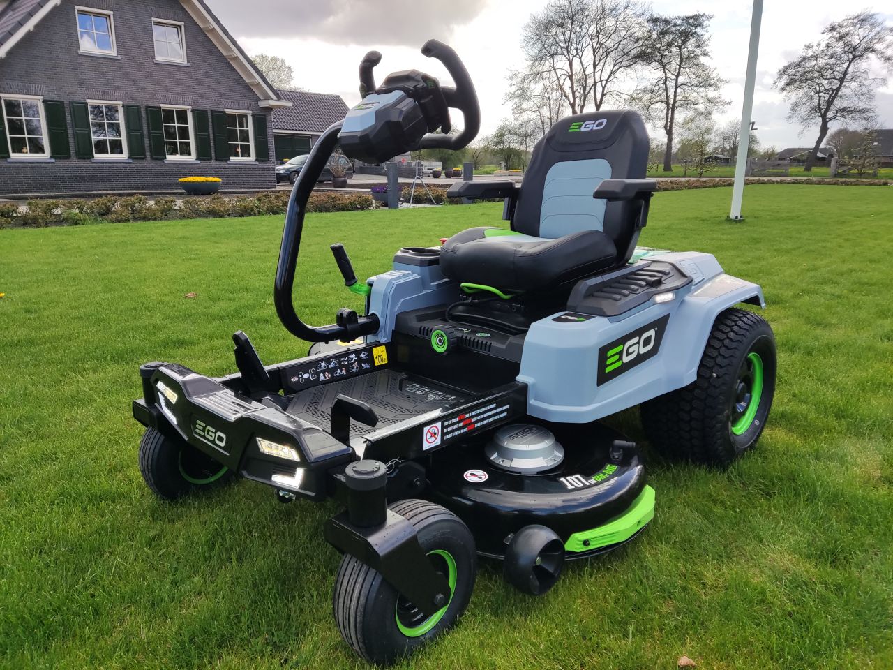 DECEMBER ACTIE Nieuwe EGO zitmaaiers (gratis KETTINGZAAGKIT)