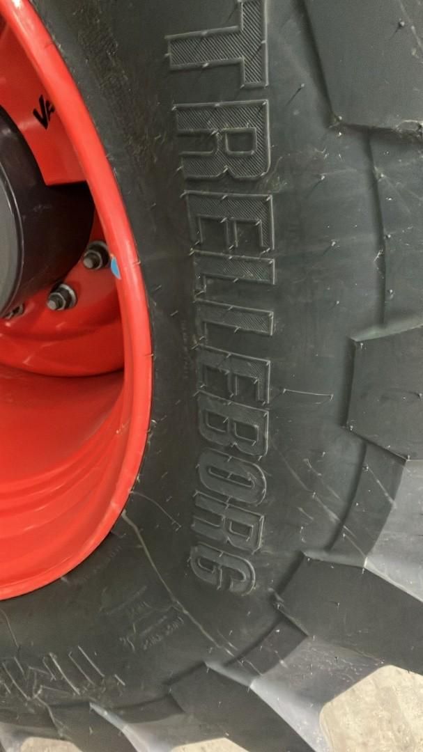 Set Wielen Trelleborg 900/60R42 en 710/60R34 WG4269