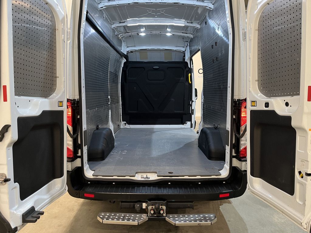 Ford Transit 350 2.0 TDCI L3H3 Trend 170 PK / Euro 6 / Airco / CarPlay / Cruise Control / Camera / Trekhaak / 28.400 KM !!