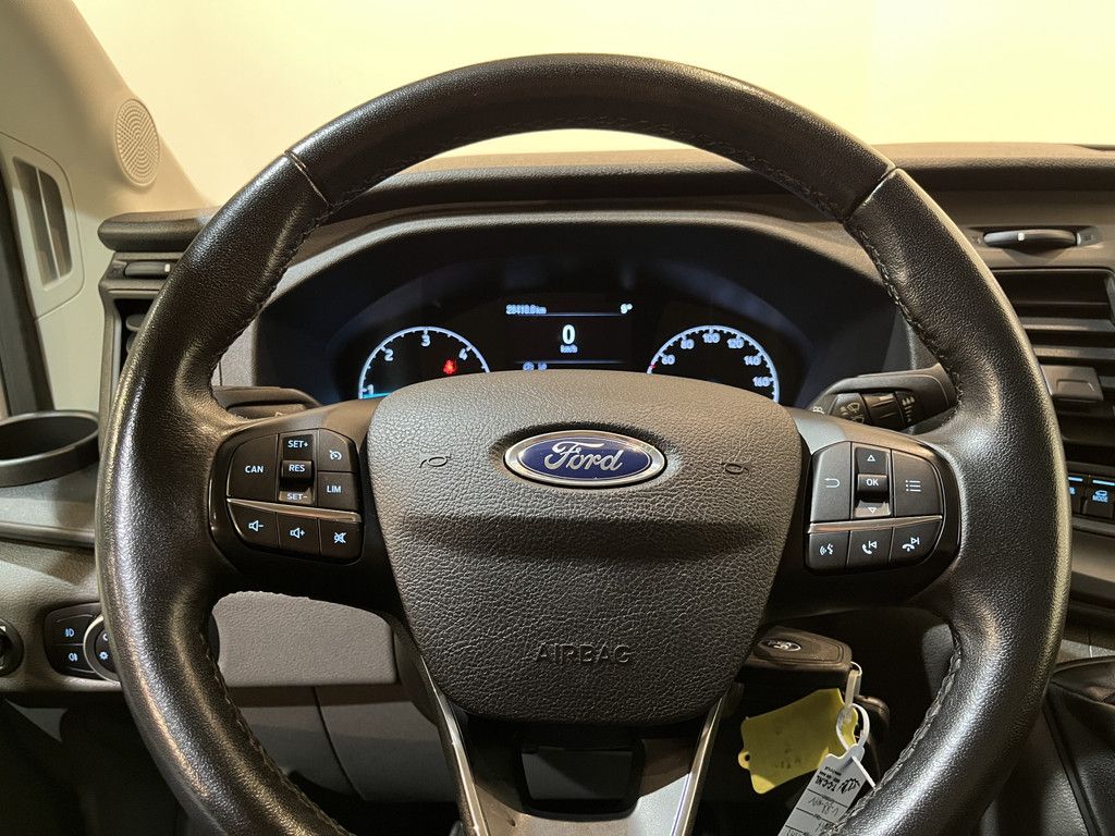 Ford Transit 350 2.0 TDCI L3H3 Trend 170 PK / Euro 6 / Airco / CarPlay / Cruise Control / Camera / Trekhaak / 28.400 KM !!