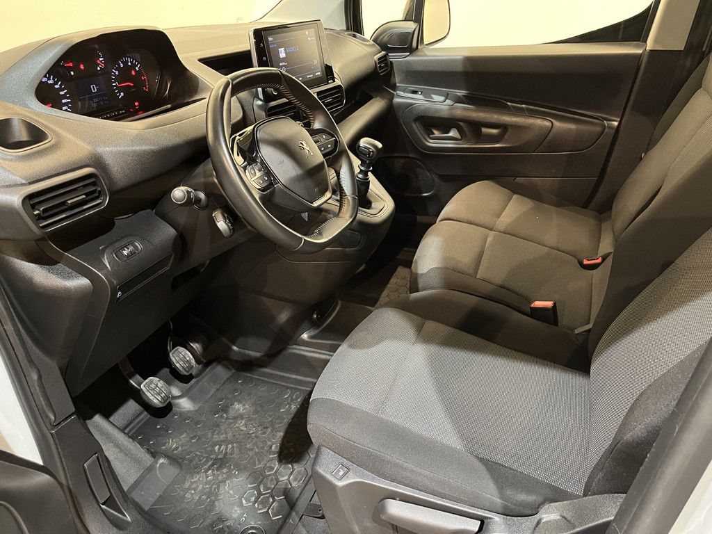 Peugeot Partner 1.5 BlueHDI Grip Long / Euro 6 / Servicebus / Sortimo Inrichting / Airco / Cruise Control / PDC / CarPlay / Trekhaak / 3-Zits / 92.100 KM !!