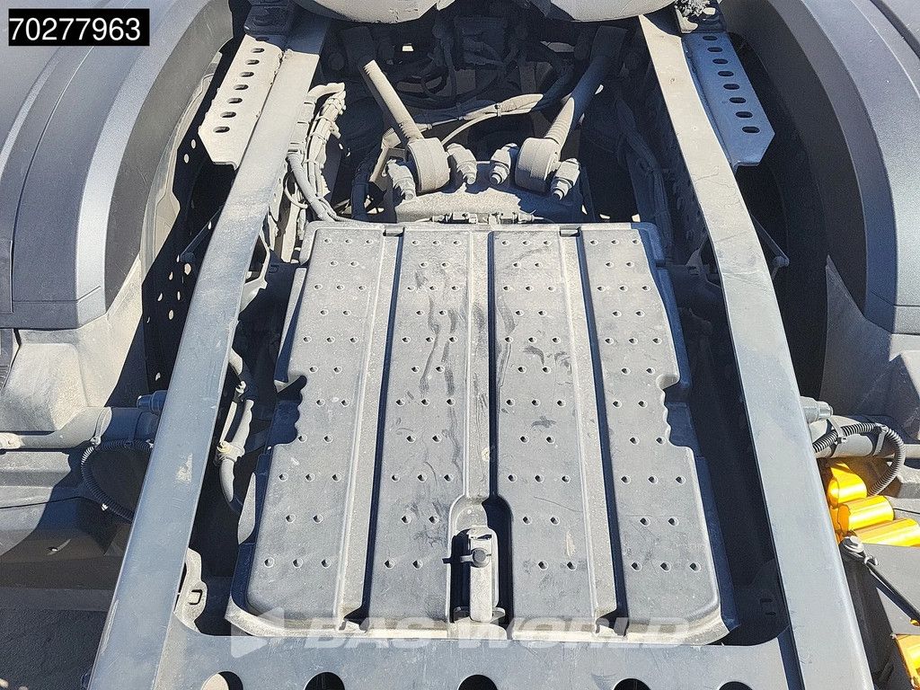 Mercedes Actros Actros 1851 4X2 BigSpace 2x Tanks