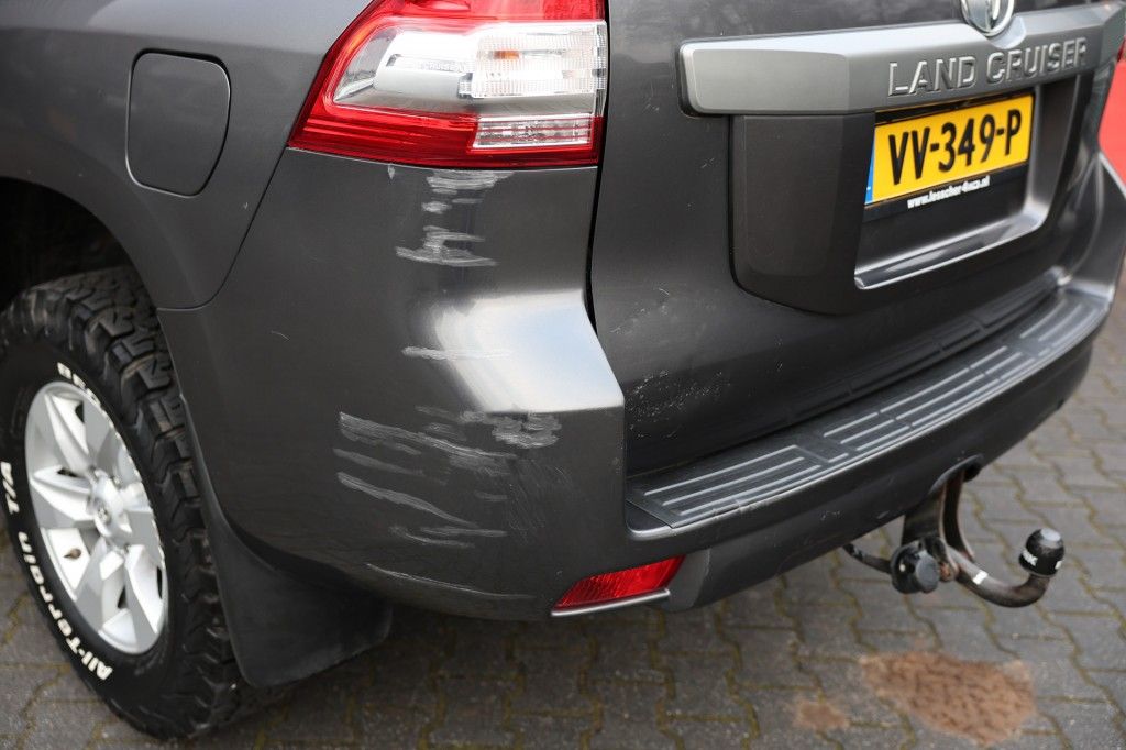 Toyota Landcruiser 150 2.8 D-4D 5DRS VX A/T VAN