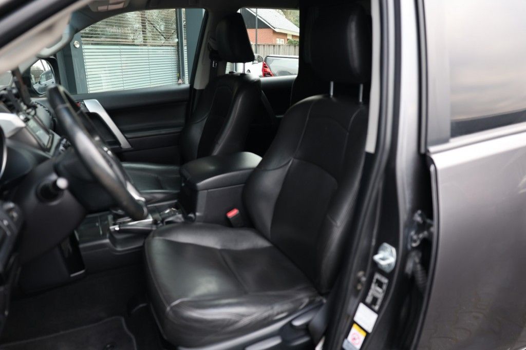 Toyota Landcruiser 150 2.8 D-4D 5DRS VX A/T VAN