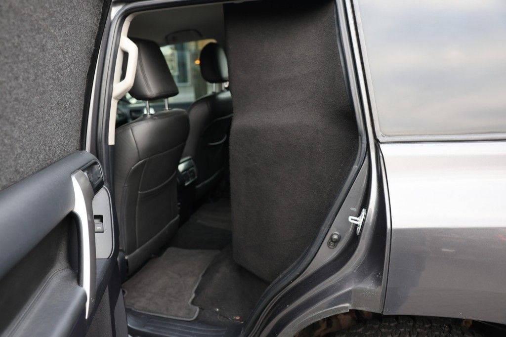 Toyota Landcruiser 150 2.8 D-4D 5DRS VX A/T VAN