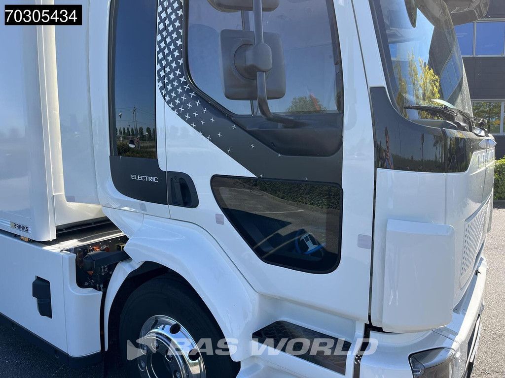 Volvo FL Electric 4X2 NEW Electric 375KWh AC / DC 2000kg Tailgate Full Air suspension