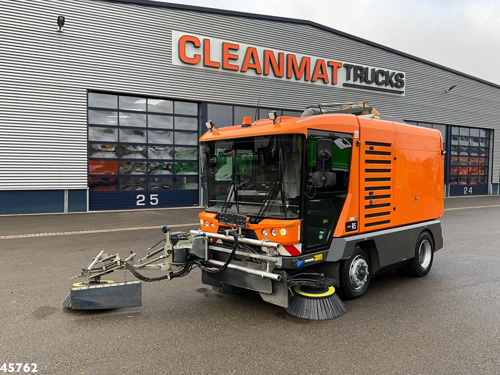 Ravo 580 Euro 6 with 3-rd brush