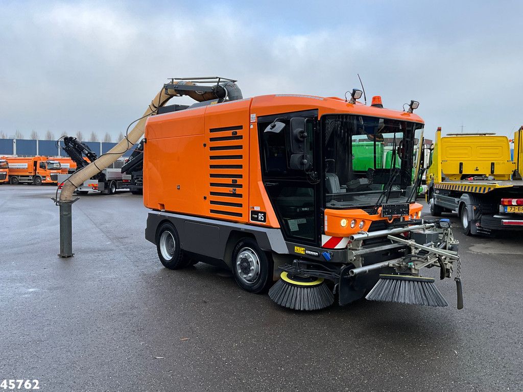 Ravo 580 Euro 6 with 3-rd brush