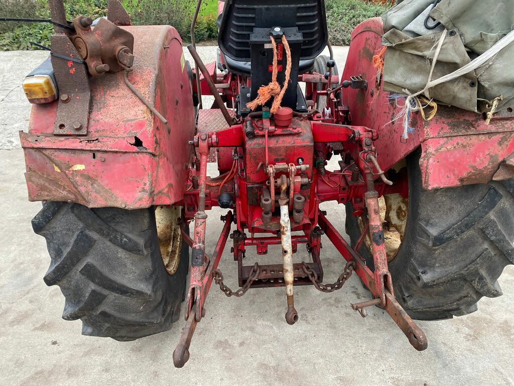 International 633 kenteken kruip tractor