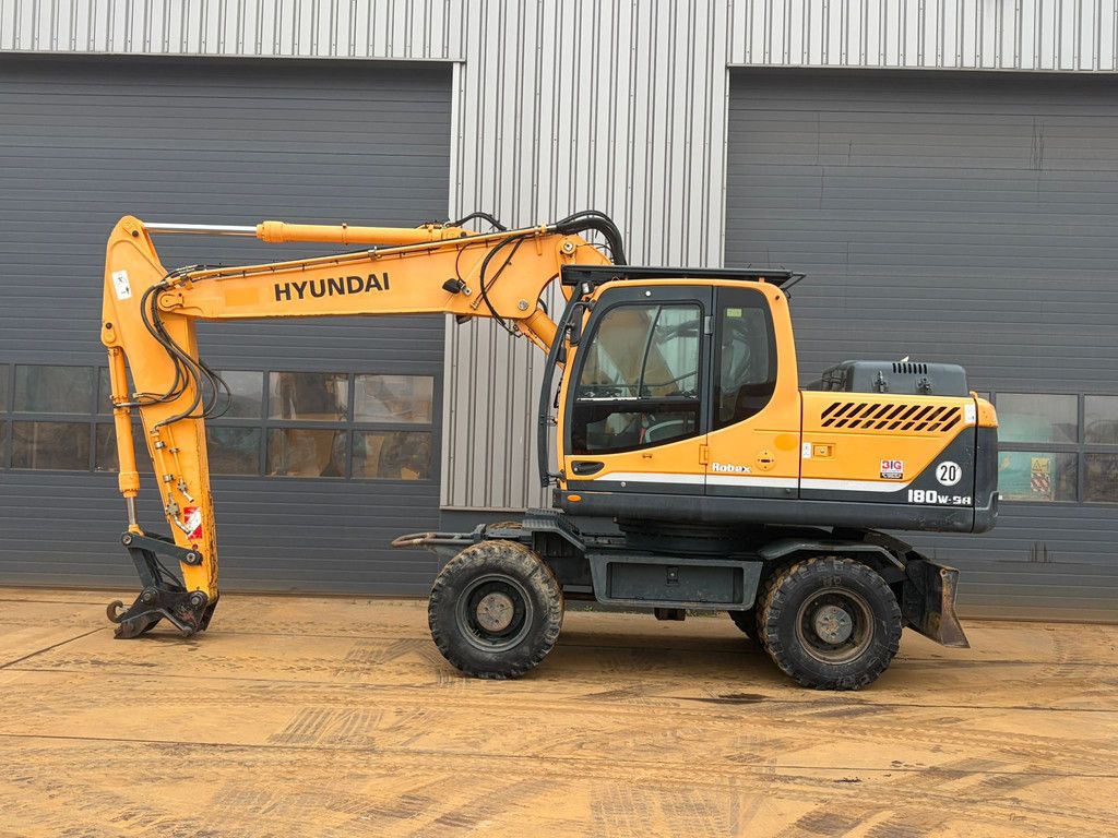 Hyundai Robex 180W-9A