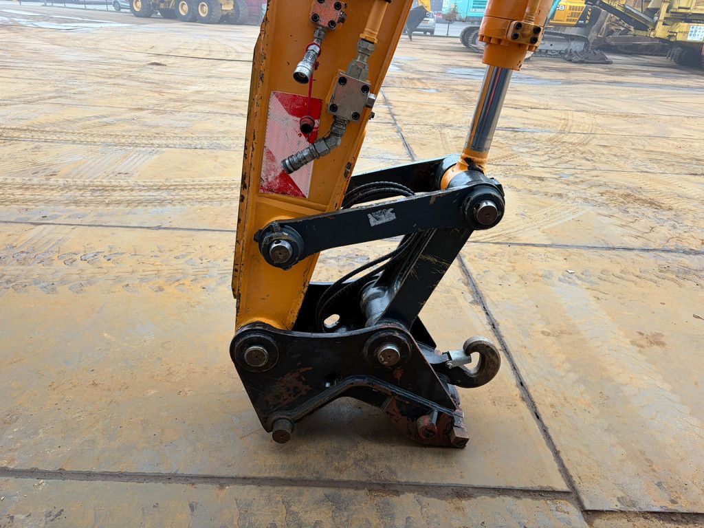 Hyundai Robex 180W-9A