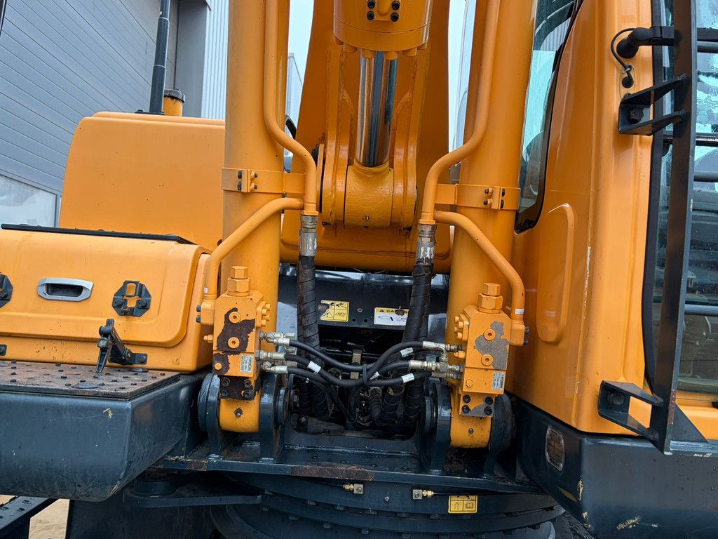 Hyundai Robex 180W-9A