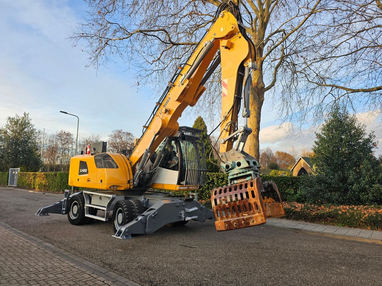 Liebherr LH 22M Met Dehaco Sorteerklem