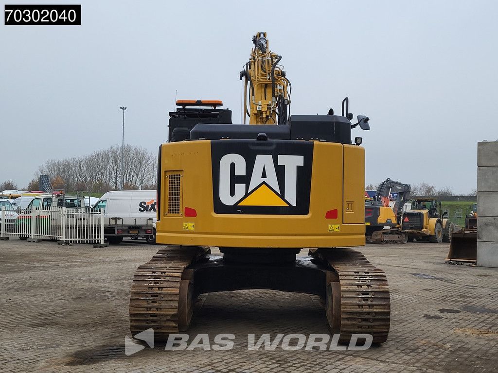 Caterpillar 335 FL CR OilQuick - 3 Buckets