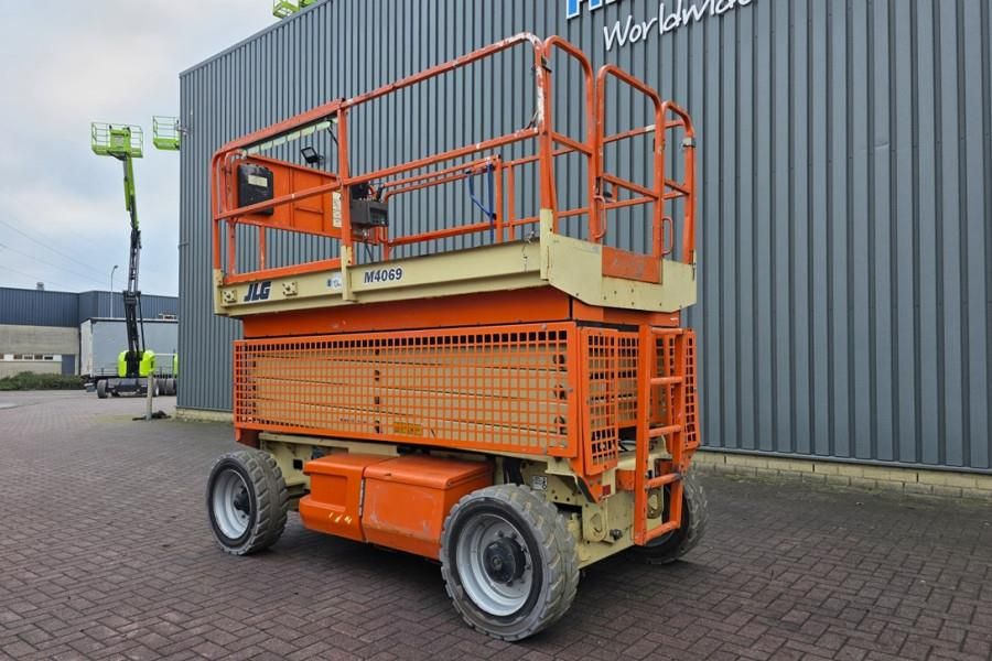 JLG M4069 Hybrid, 14.2m Working Height, 360kg Capacity