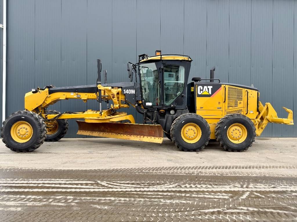 CAT 140M