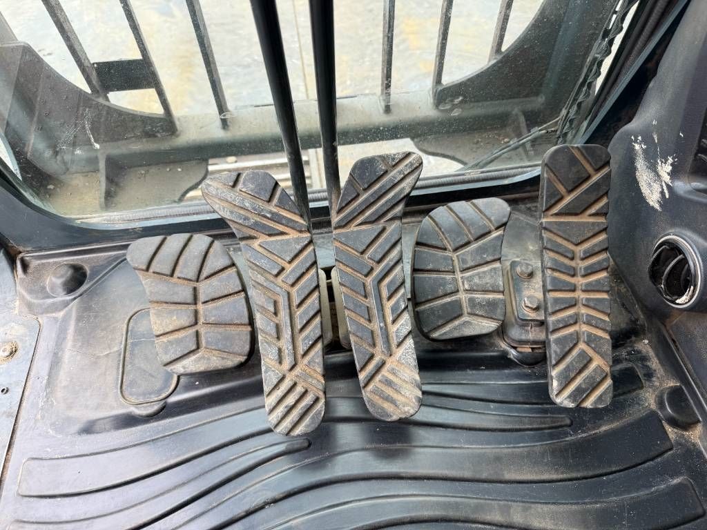 Hyundai HX380LC Rock Quard / Hammer Lines / 360° Camera