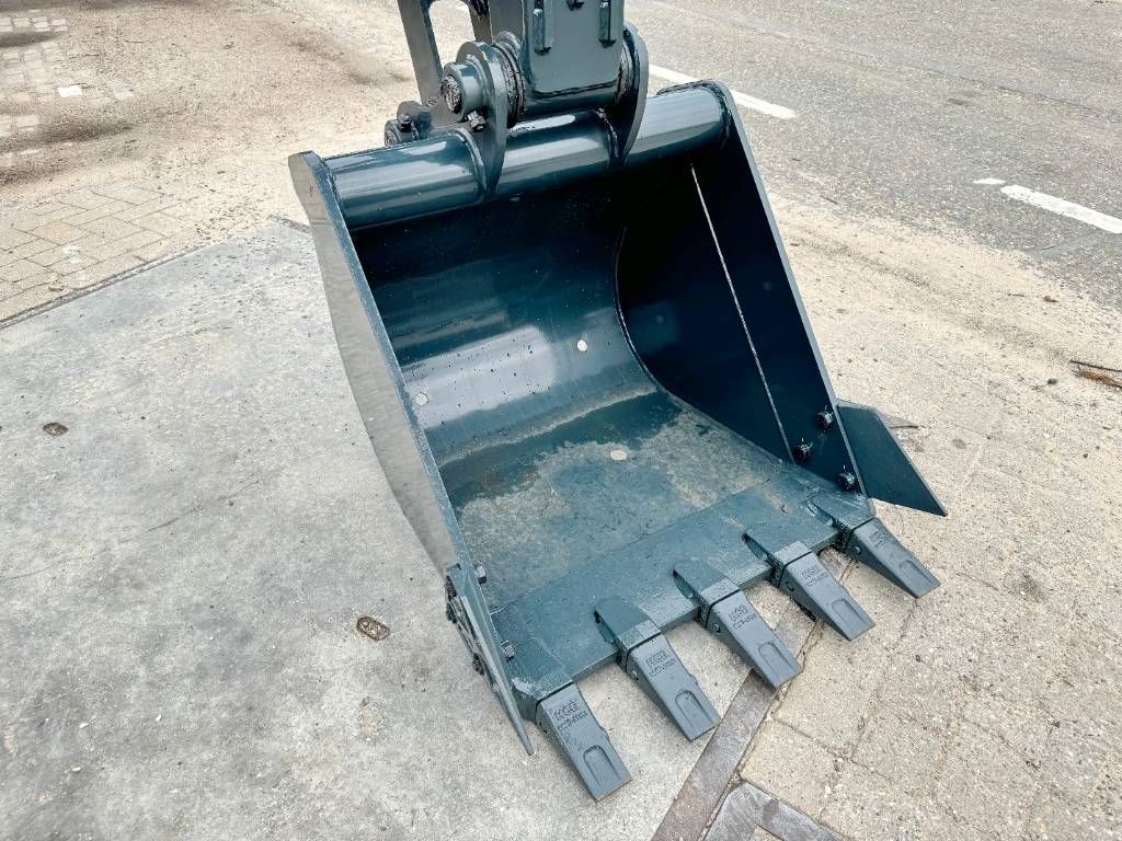 Hyundai HX60 PRO - New / Unused / 2024 Model